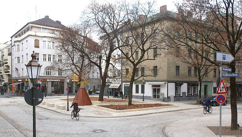Altschwabing: Hier der rausgeputzte Weekindplatz. Altschwabing: Hier der rausgeputzte Weekindplatz.