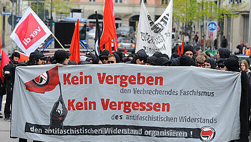 Die Gegendemonstranten hinderten die Neonazis ihre Kundgebung abzuhalten Die Gegendemonstranten hinderten die Neonazis ihre Kundgebung abzuhalten