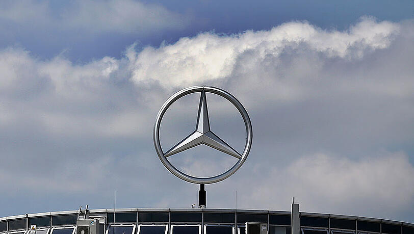 In der ersten Jahreshälfte hat Daimler knapp 900 000 Autos der Marke Mercedes-Benz verkauft. In der ersten Jahreshälfte hat Daimler knapp 900 000 Autos der Marke Mercedes-Benz verkauft.