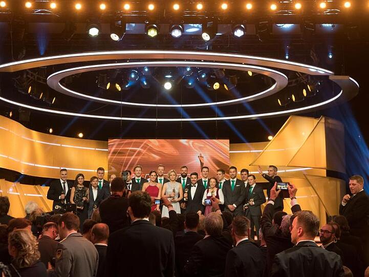 Die Preisträger bei der Verleihung des Sportler des Jahres 2017 am 17.12.2017 in Baden-Baden.