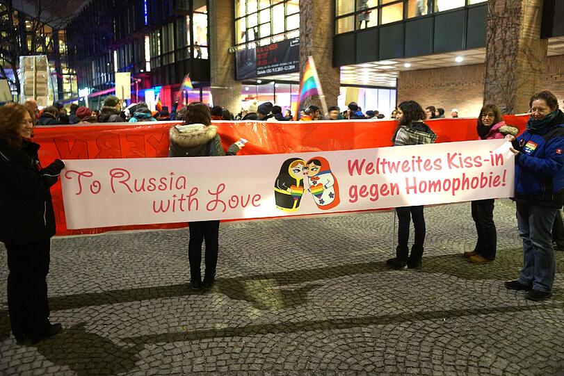 Am Gasteig bekundeten 250 Menschen gestern Abend ihren Protest gegen Valery Gergiev.