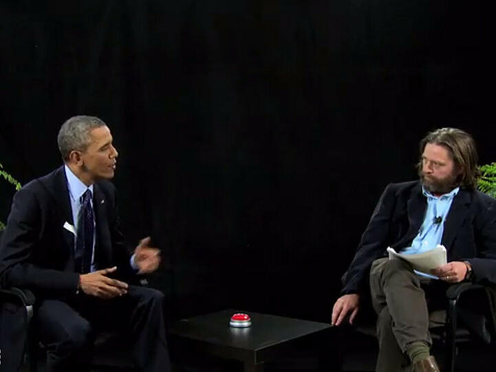 Comedian Zach Galifianakis im Gespräch mit US-Präsident Barack Obama