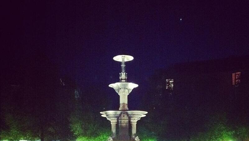Der wunderschöne Brunnen am Weißenburger Platz in Haidhausen. Der wunderschöne Brunnen am Weißenburger Platz in Haidhausen.