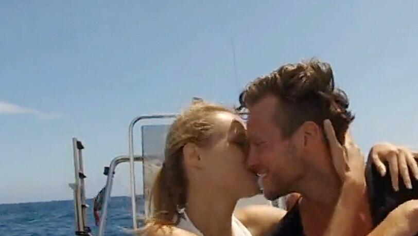 Anna wählt ihren Lieblingsknutschpartner Marvin Anna wählt ihren Lieblingsknutschpartner Marvin