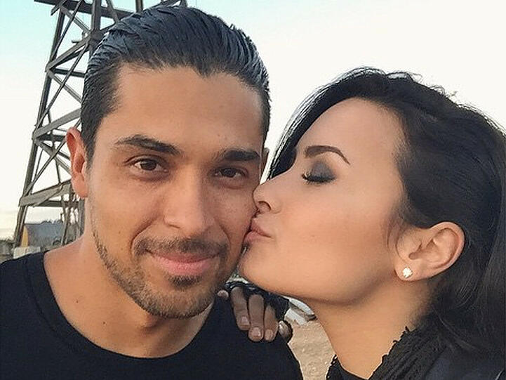 Demi Lovato und Wilmer Valderrama am Set von "From Dusk Till Dawn: The Series"