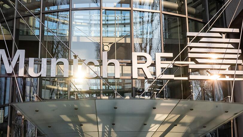 Das Logo und der Schriftzug der Munich Re.