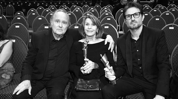 Michael Verhoeven 
 mit Ehefrau Senta Berger und Sohn Simon Verhoeven beim Deutschen Filmpreis 2021.