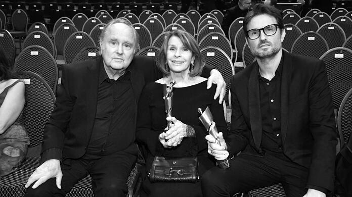 Michael Verhoeven 
 mit Ehefrau Senta Berger und Sohn Simon Verhoeven beim Deutschen Filmpreis 2021.