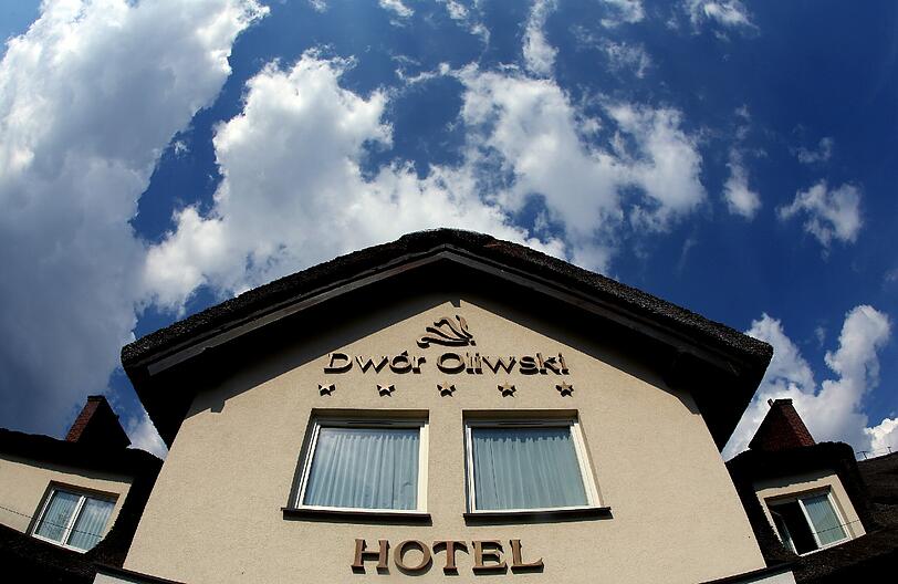 Im Hotel Dwor Oliwski in Danzig ist man auf die deutsche Nationalmannschaft bestens vorbereitet. Hier wird Jogis Elf die nächsten Wochen residieren - die Bilder.
