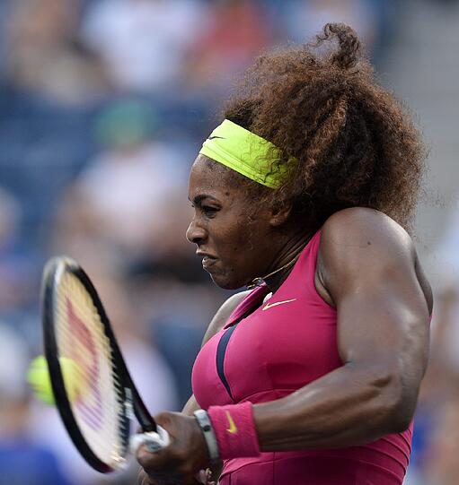 Serena Williams gewinnt gegen die Italienerin Sara Errani mit 6:1, 6:2 und zieht ins Finale der US Open in New York ein. Dort trifft sie auf Wiktoria Asarenka