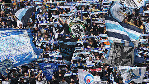 In Burghausen haben sich Löwen-Ultras wilde Prügeleien mit gegnerischen Hools geliefert. (Symbolfoto) In Burghausen haben sich Löwen-Ultras wilde Prügeleien mit gegnerischen Hools geliefert. (Symbolfoto)