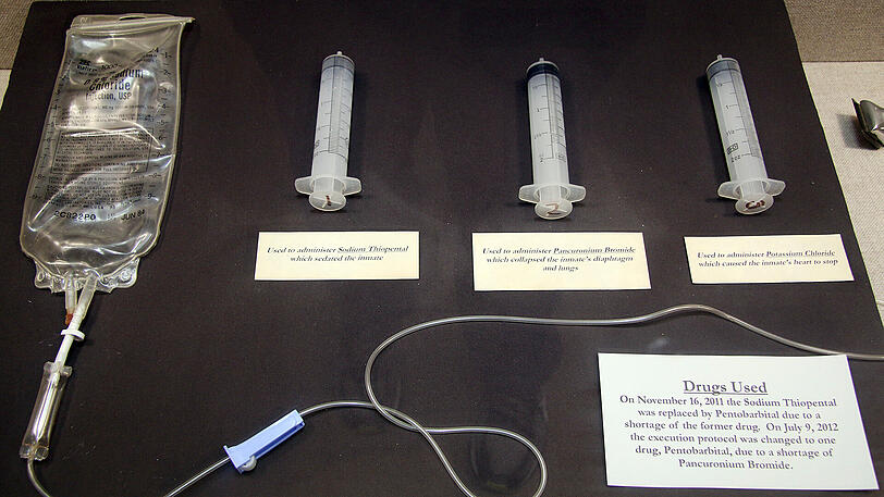 Ein Gefängnis-Museum in Texas stellt verwendete Todesspritzen aus. In Arkansas wurden am Montag zwei Häftlinge hingerichtet.
