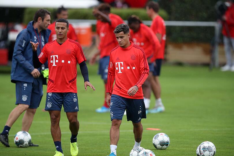 Thiago (l.) und Coutinho verstehen sich auf und neben dem Platz.