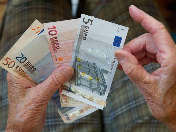 Viele Frührentner müssen lebenslange Renteabschläge in Kauf nehmen.