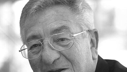Wie das Unternehmen am Donnerstag mitteilte, starb Günter Kollmann am Dienstag im Alter von 75 Jahren in Oettingen