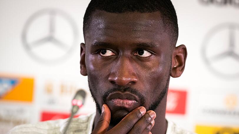 Vor dem Confed Cup hat sich DFB-Star Antonio Rüdiger gegen Rassismus in Fußballstadien ausgesprochen.