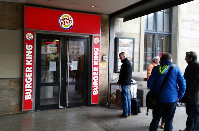Auf unbestimmte Zeit geschlossen: Die beiden Burger-King-Filialen am Hauptbahnhof.