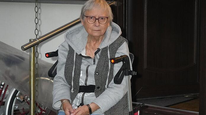 Renate H. freut sich sehr darüber, dass sie keinen Test mehr braucht, um ihren Freund im Krankenhaus zu besuchen. Was sie nicht gut findet: "Dass niemand informiert wurde, dass die Teststation zumacht und Menschen ohne Handy gleich gar keine Möglichkeiten mehr haben!"