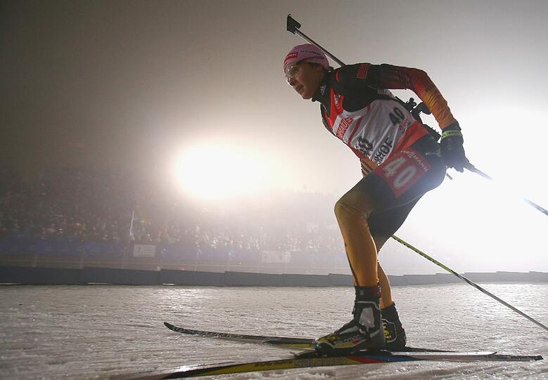 Evi Sachenbacher-Stehle sprintet auf Rang sieben beim Weltcup in Oberhof.