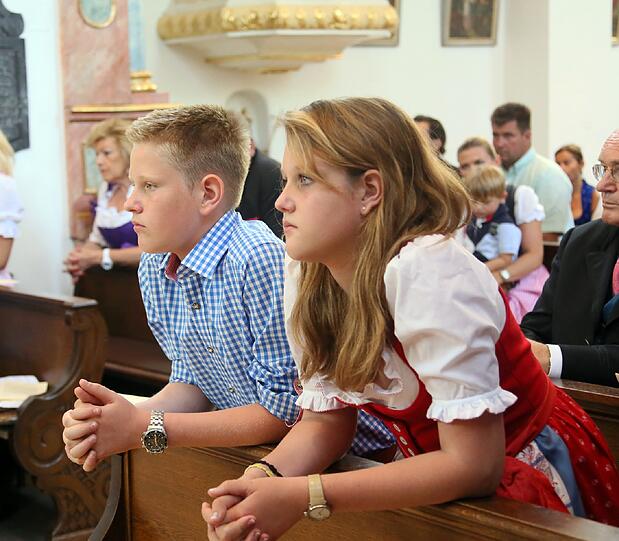 Filser-Fahnenweihe in der Heilig-Kreuz-Kirche in Forstenried. Die Bilder.