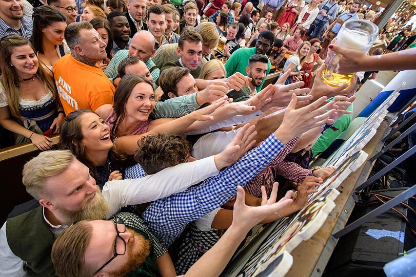 Die schönsten Bilder vom ersten Wiesn-Tag 2019.
