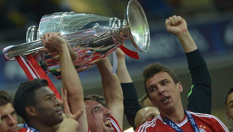 Triumph in Wembley: Beim Titelgewinn im vergangenen Jahr kassierten die Münchner an
UEFA-Geldern insgesamt 55,046 Millionen Euro. Triumph in Wembley: Beim Titelgewinn im vergangenen Jahr kassierten die Münchner an
UEFA-Geldern insgesamt 55,046 Millionen Euro.