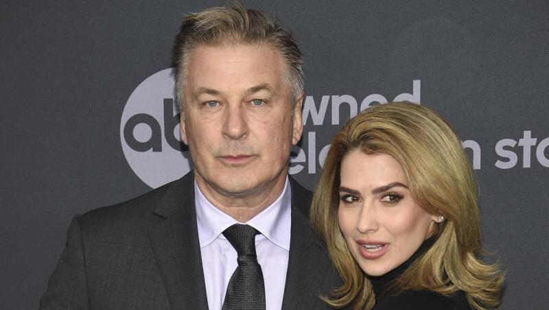Alec Baldwin und seine Frau Hilaria stehen noch unter Schock. Alec Baldwin und seine Frau Hilaria stehen noch unter Schock.