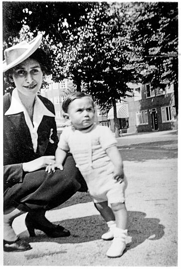 Ilse Hecht mit ihrem Sohn Peter. Auch er überlebte die Nazis nicht.