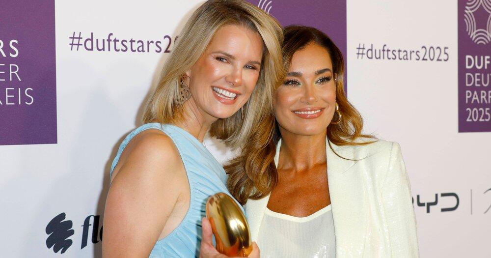 Jana-Ina-Zarrella-amp-Monica-Meier-Ivancan-zeigen-Freundschafts-Tattoo