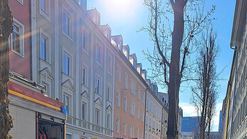 Der Rettungsdienst betreute etwa 20 Personen, eine Mitarbeiterin musste vorsorglich ins Krankenhaus.