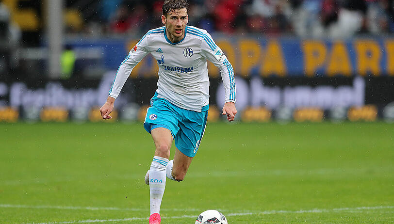 Leon Goretzka im Trikot des FC Schalke 04: Trägt er es nächste Saison noch - oder tauscht er es gegen ein rotes?