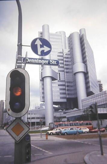 Vom Hypo-Hochhaus hat Bock eine ganze Serie von Schwarz-Weiß-Bildern erstellt. "Ein außergewöhnliches Gebäude", findet er.