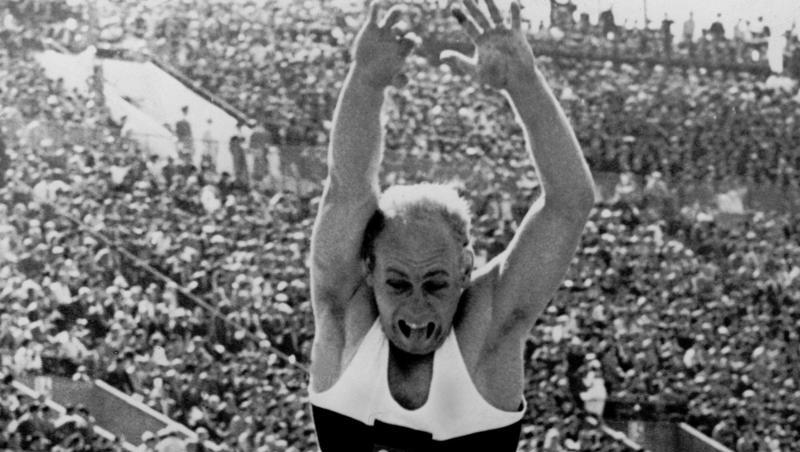 Holte 1964 Olympia-Gold im Zehnkampf: Willi Holdorf. Holte 1964 Olympia-Gold im Zehnkampf: Willi Holdorf.