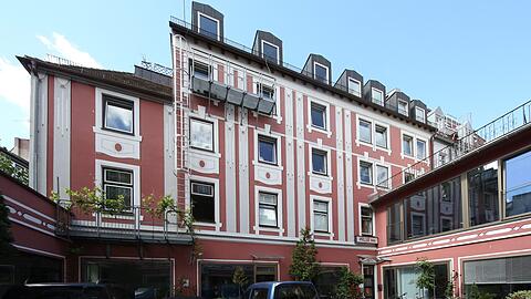 Die Fassade des Müller Inn. Als Freddie Mercury regelmäßig in München war, ist das Haus unter dem Namen "Pension Eulenspiegel" bekannt gewesen.