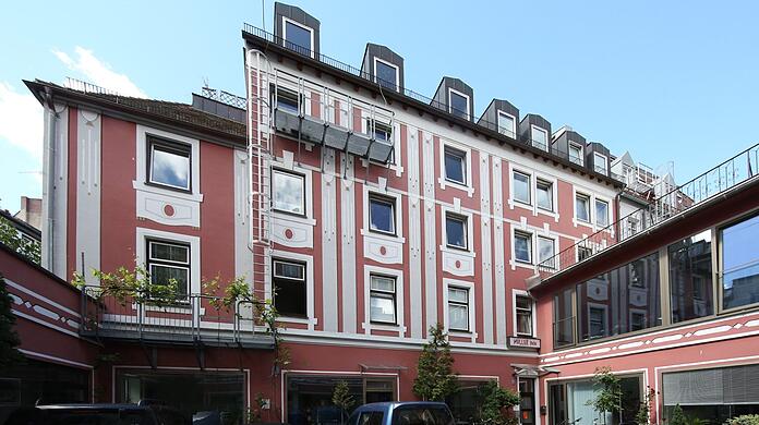 Die Fassade des Müller Inn. Als Freddie Mercury regelmäßig in München war, ist das Haus unter dem Namen "Pension Eulenspiegel" bekannt gewesen.