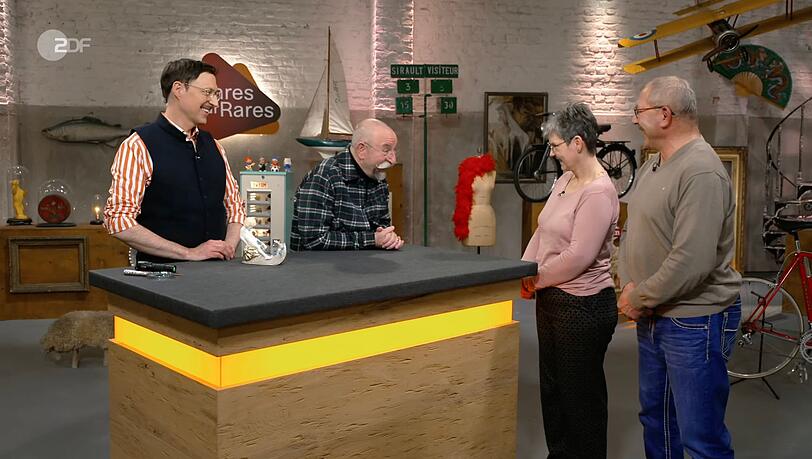 Mit ihrem Flohmarktfund sorgten Monika und Rafael bei "Bares f&uuml;r Rares" f&uuml;r gro&szlig;es Aufsehen.