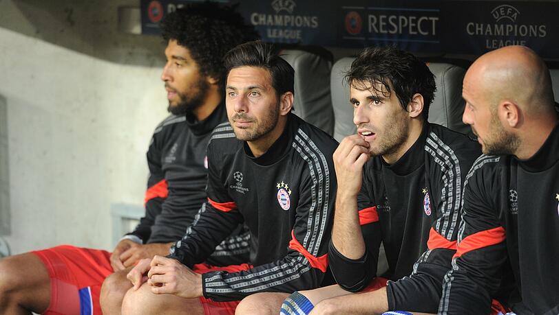 Bayern-Ersatzbank (l-r): Dante, Pizarro, Martinez und Reina. Bayern-Ersatzbank (l-r): Dante, Pizarro, Martinez und Reina.