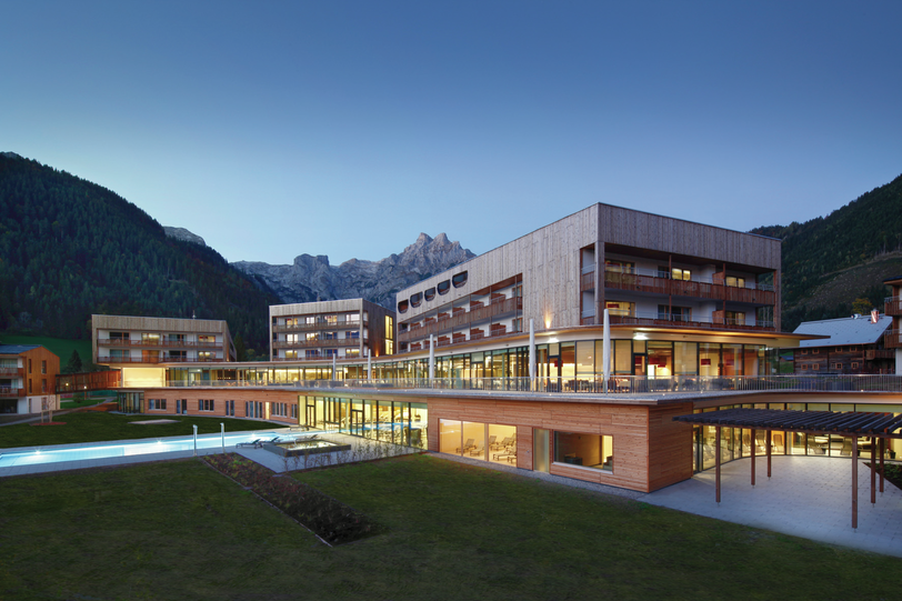 Das Travel Charme Bergresort im Abendlicht