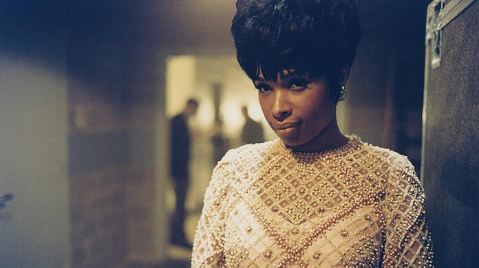 Jennifer Hudson spielt und singt Aretha Franklin.