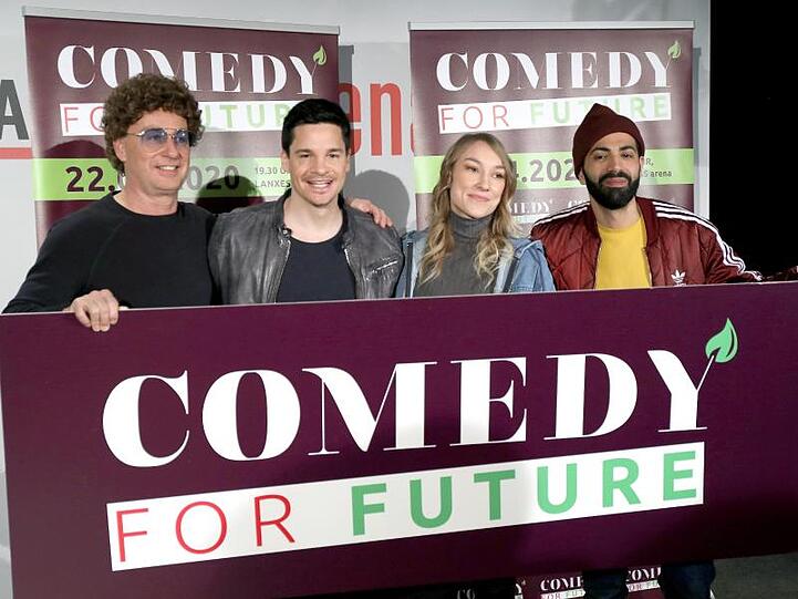 Die Comedians Atze Schröder, Alan Frei, Jacqueline Feldmann und Benaissa Lamroubal (l-r) stellten das Projekt "Comedy for Future" vor.