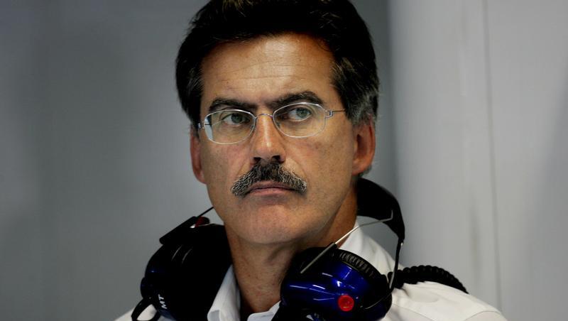 Freude sieht anders aus: BMW-Motorsportchef Mario Theissen. Freude sieht anders aus: BMW-Motorsportchef Mario Theissen.