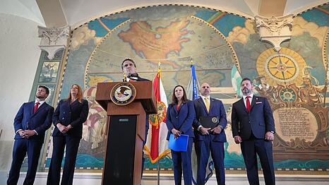 Ra&uacute;l Castro solle f&uuml;r den Prozess in die USA kommen - egal wie, betont Todd Blanche.