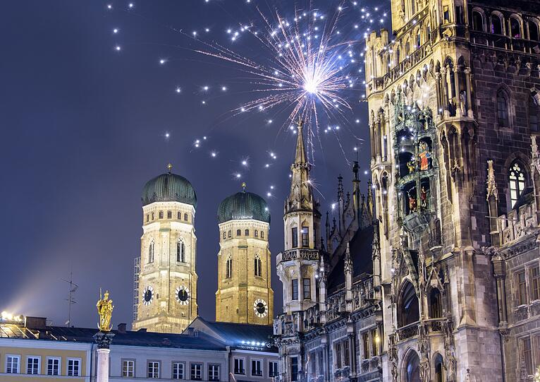Am Marienplatz feierten 8.000 Menschen in das neue Jahr. Friedlich verlief die Silvesternacht in München nicht.