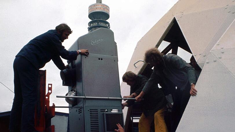 1972: Einbau des ersten Eidophor (Beamer) in den "Dom" am Olympiasee.