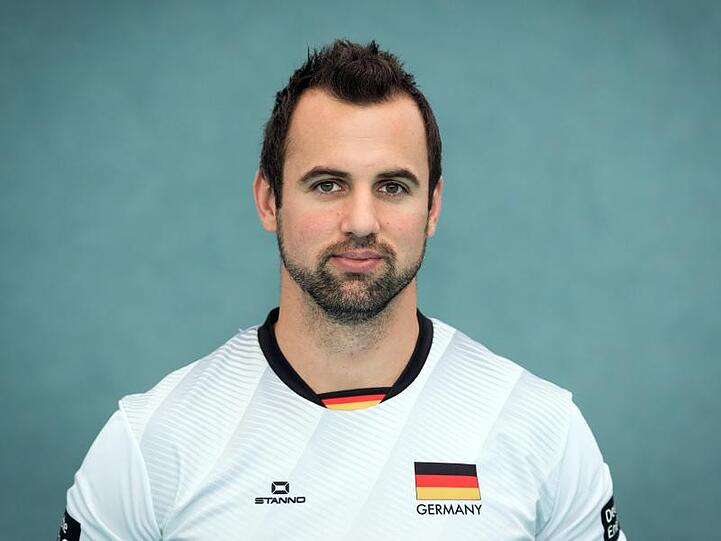 Georg Grozer, im Trikot der deutschen Volleyball-Nationalmannschaft. Foto: picture alliance / Soeren Stache/dpa/Archivbild