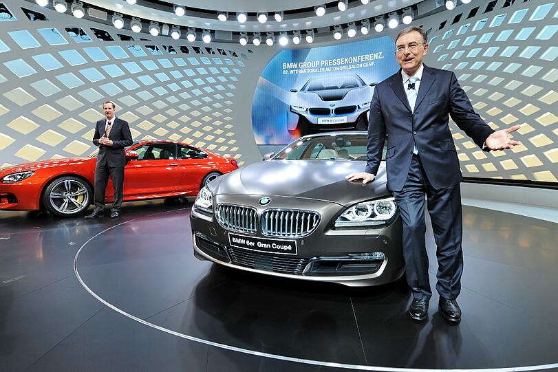 München ist natürlich auch im Autosalon vertreten: BMW-Vorstandsvorsitzender Reithofer präsentiert den neuen 6er Gran Coupé.
