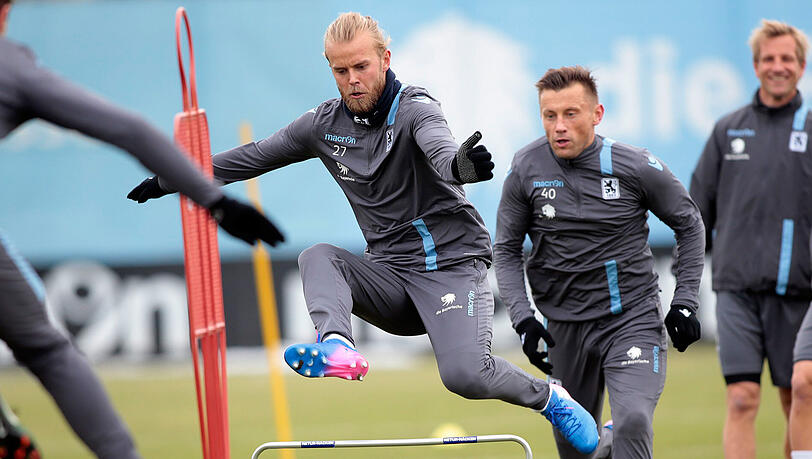 Der Däne Christian Gytkjaer absolvierte am Montag sein erstes Training mit seinen neuen Teamkollegen beim TSV 1860. Die Bilder. Der Däne Christian Gytkjaer absolvierte am Montag sein erstes Training mit seinen neuen Teamkollegen beim TSV 1860. Die Bilder.