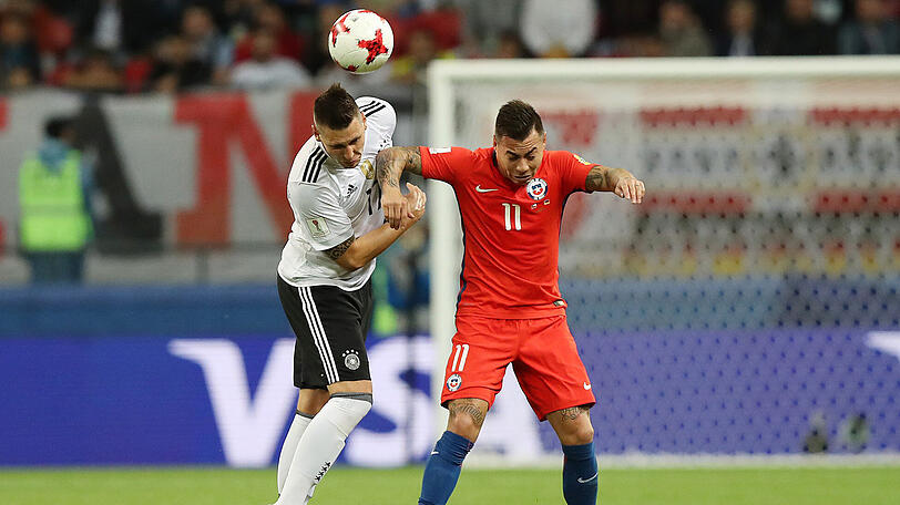 Niklas Süle - Note 3: Hatte keinen leichten Stand gegen die wendige gegnerische Offensive. Einige gute Tacklings des Bald-Bayern, geriet öfters stark in Bedrängnis. Löste das aber meist gut und sicher.