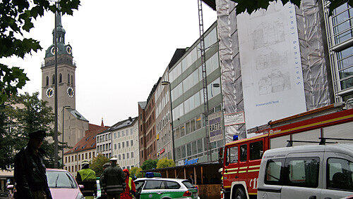 September 2007: Bei diesem tragischen Unfall am Rindermarkt wurde eine 78-jährige Münchnerin getötet. September 2007: Bei diesem tragischen Unfall am Rindermarkt wurde eine 78-jährige Münchnerin getötet.