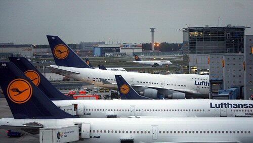 Immer mehr Flugzeuge müssen am Boden bleiben Immer mehr Flugzeuge müssen am Boden bleiben